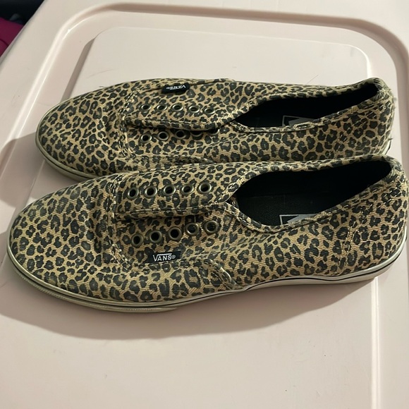Leopard VANS - Picture 2 of 2